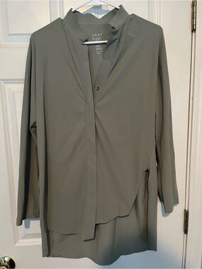 Aday Sage button down tunic